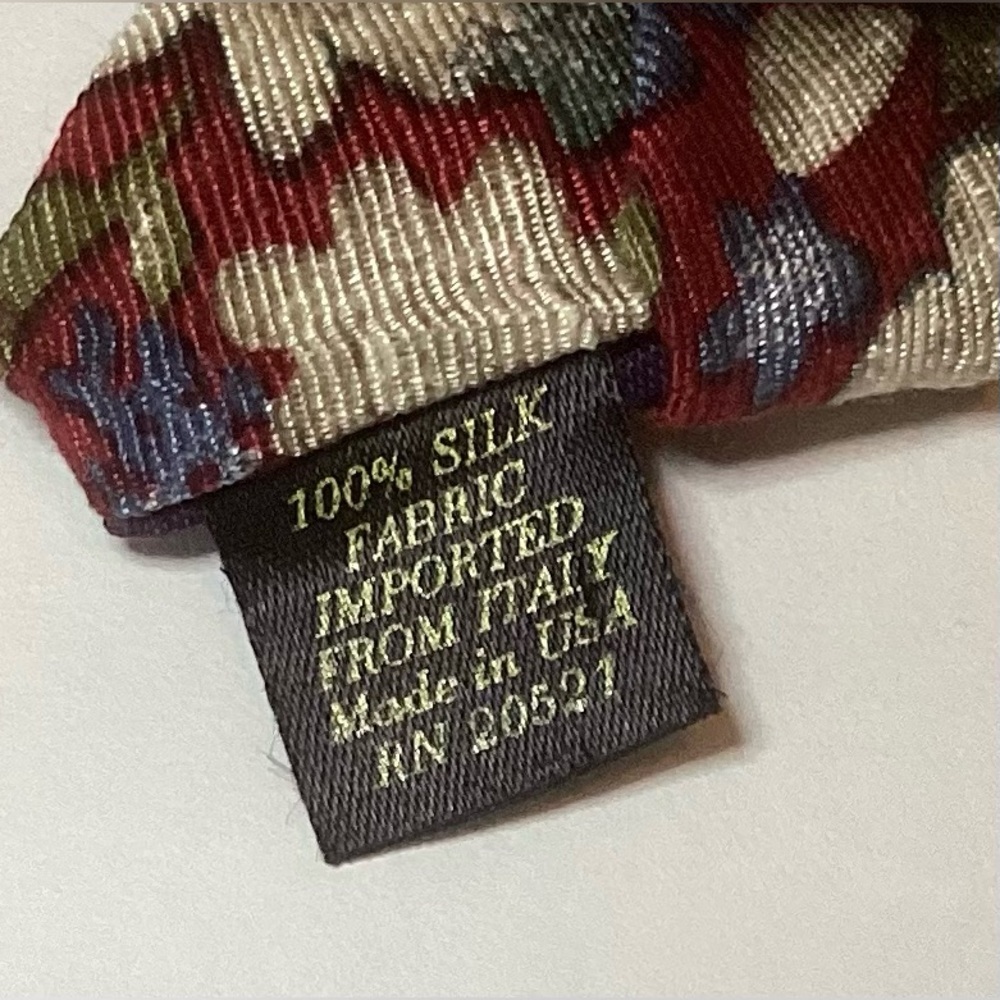 Vintage Van Heusan Necktie - Picture 7 of 7
